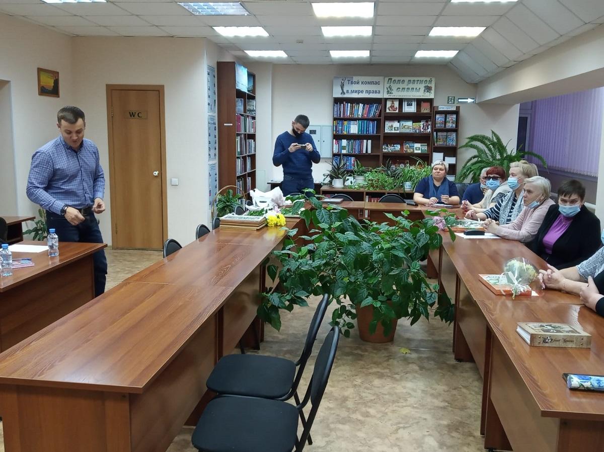 Фото С первой пятилеткой: новосибирские депутаты поздравили активистов ТОС «Гаранинский» 2